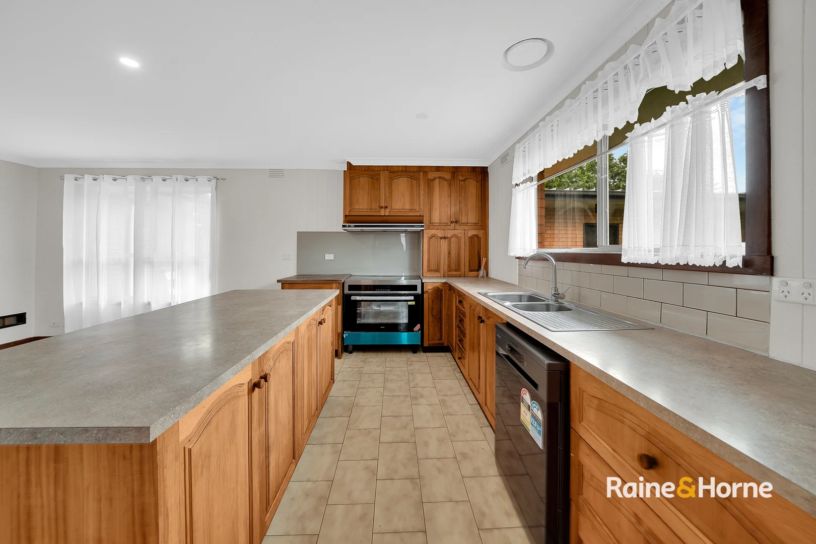 Additional image 4 of 294 Milleara Road, Avondale Heights VIC 3034