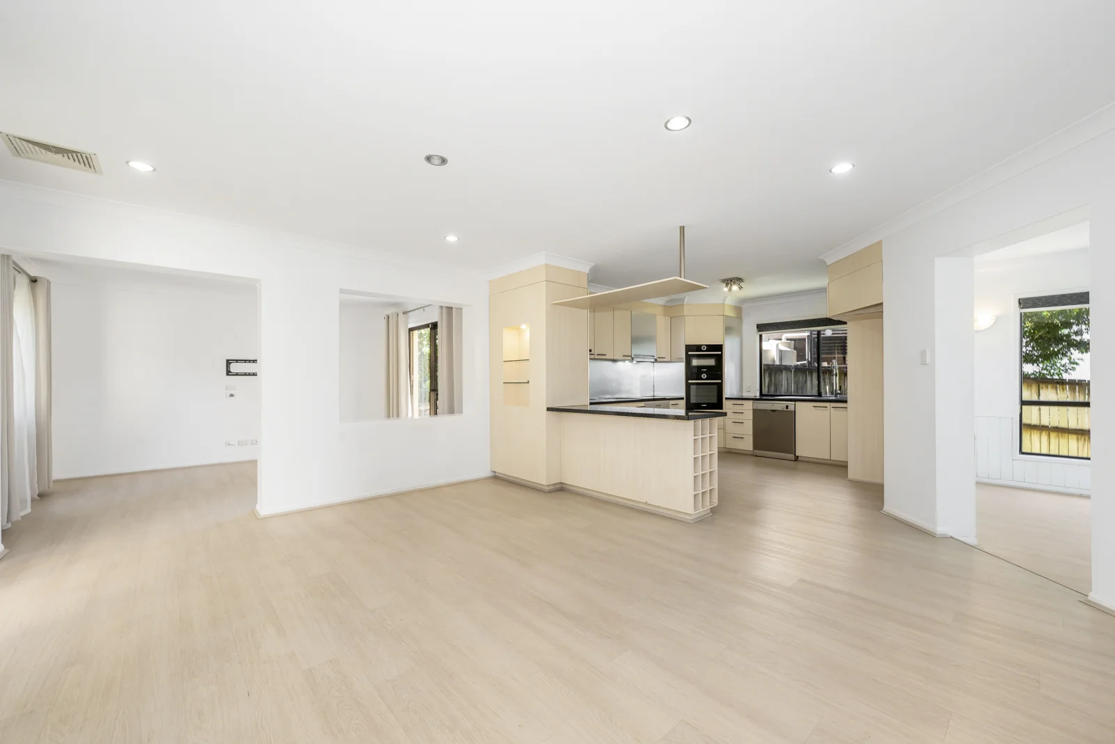 4 Aruba Place, Eatons Hill QLD 4037
