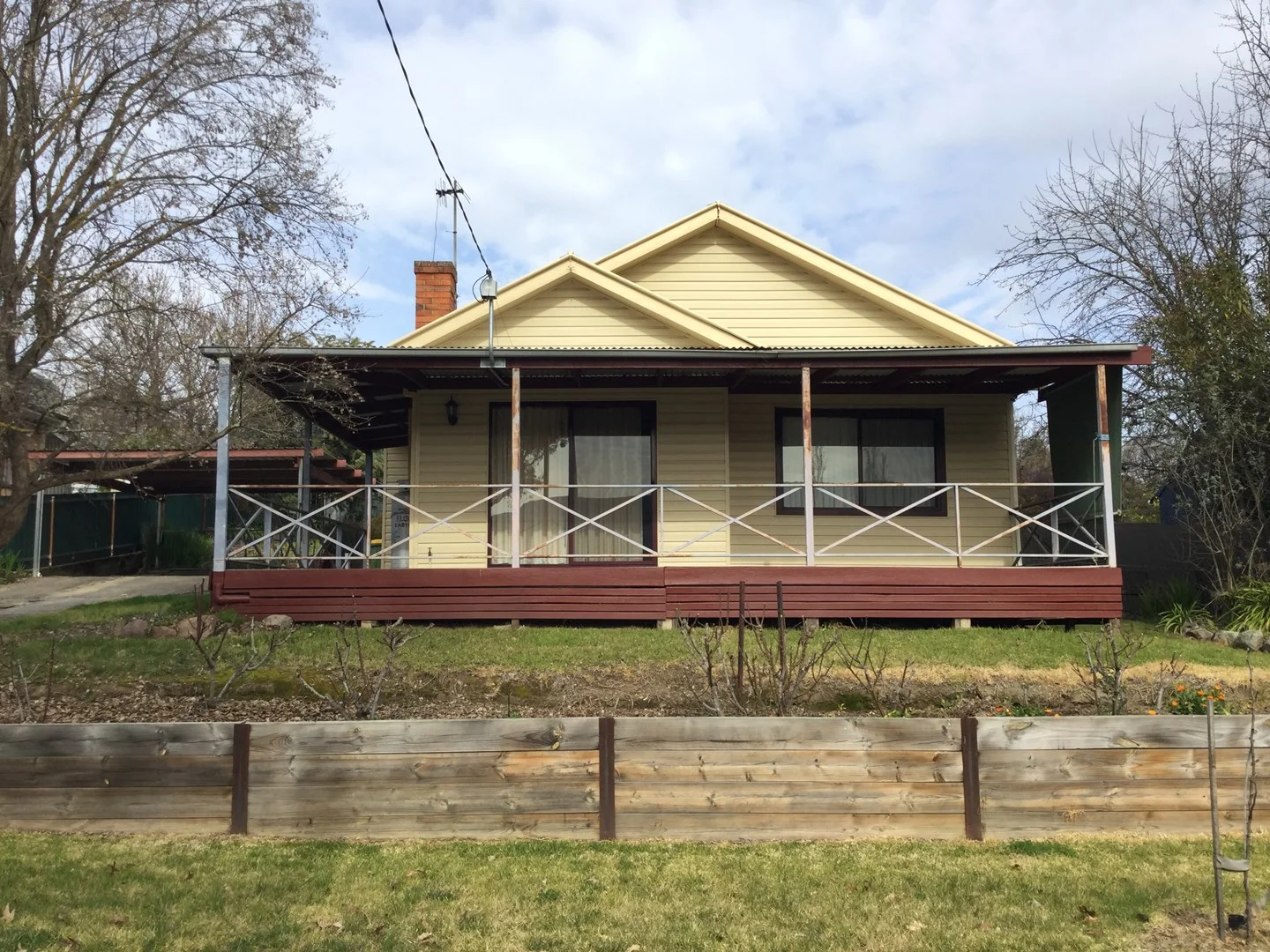 8 Acock Street, Corryong VIC 3707