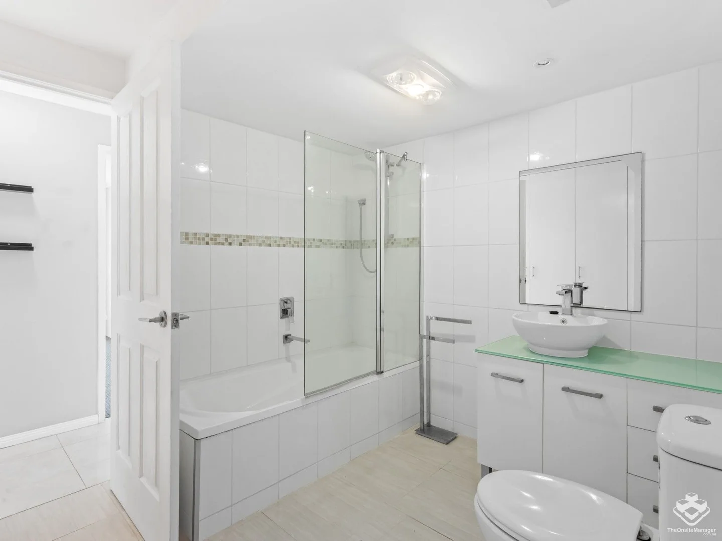 Additional image 7 of ID:21172191/54 Hooker Boulevard, Broadbeach Waters QLD 4218