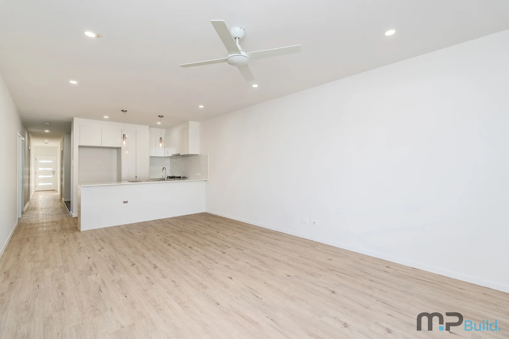 Additional image 5 of 2/122b Bideford Street, Torquay QLD 4655