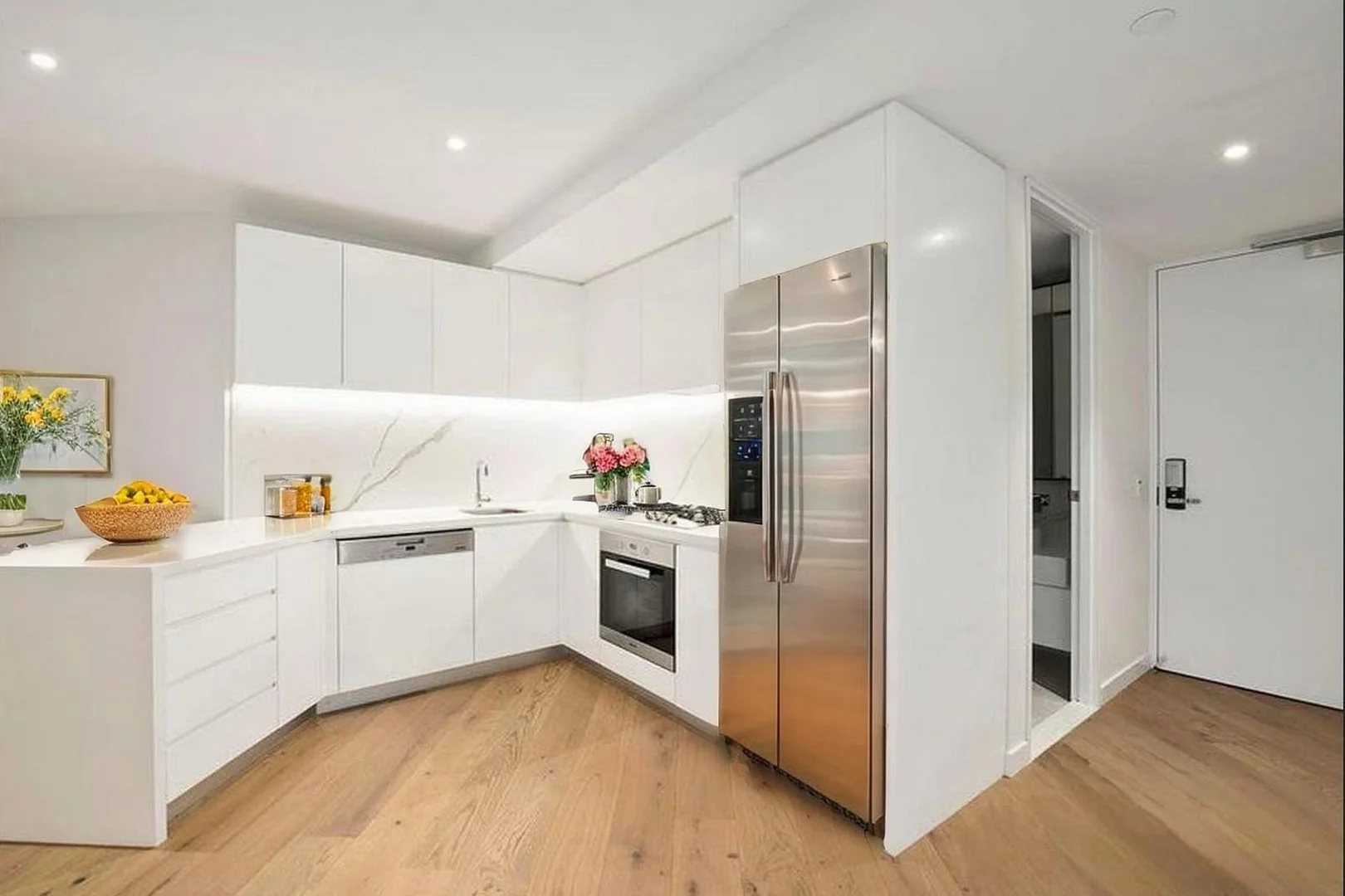 Additional image 2 of 506/77 Queens Road, Melbourne VIC 3004