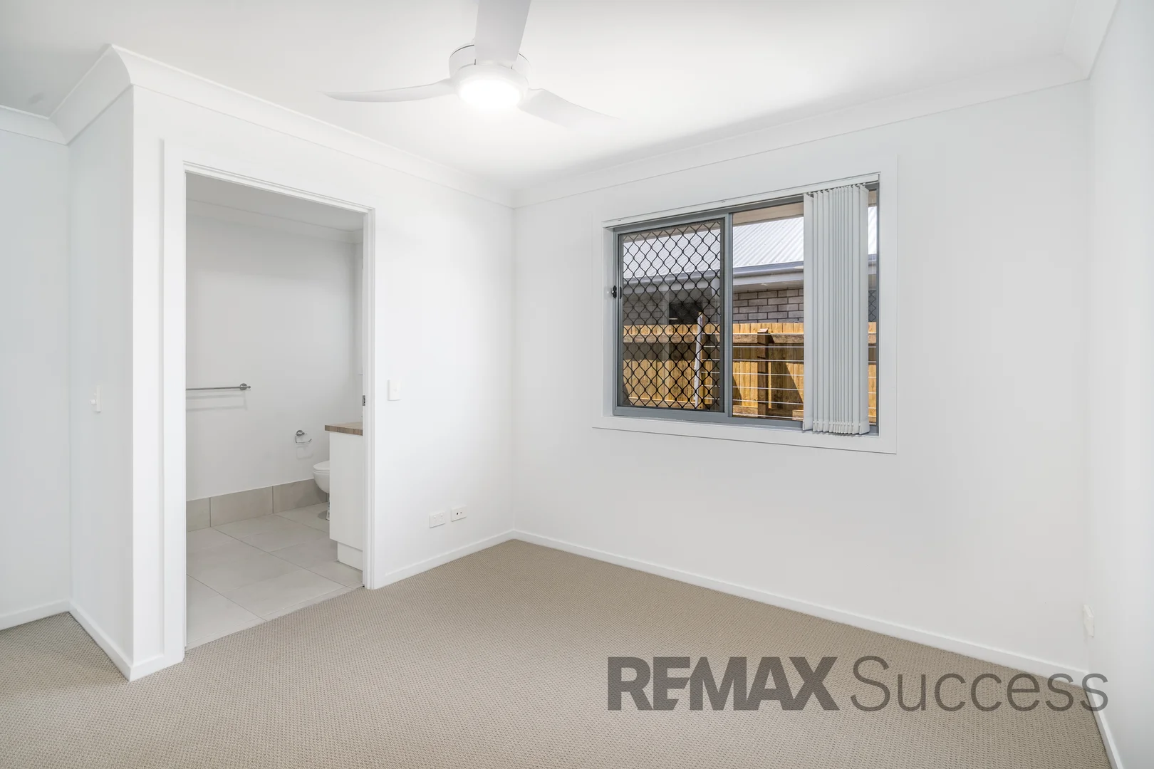2/4 Oriole CRT, Glenvale QLD 4350 photo 4