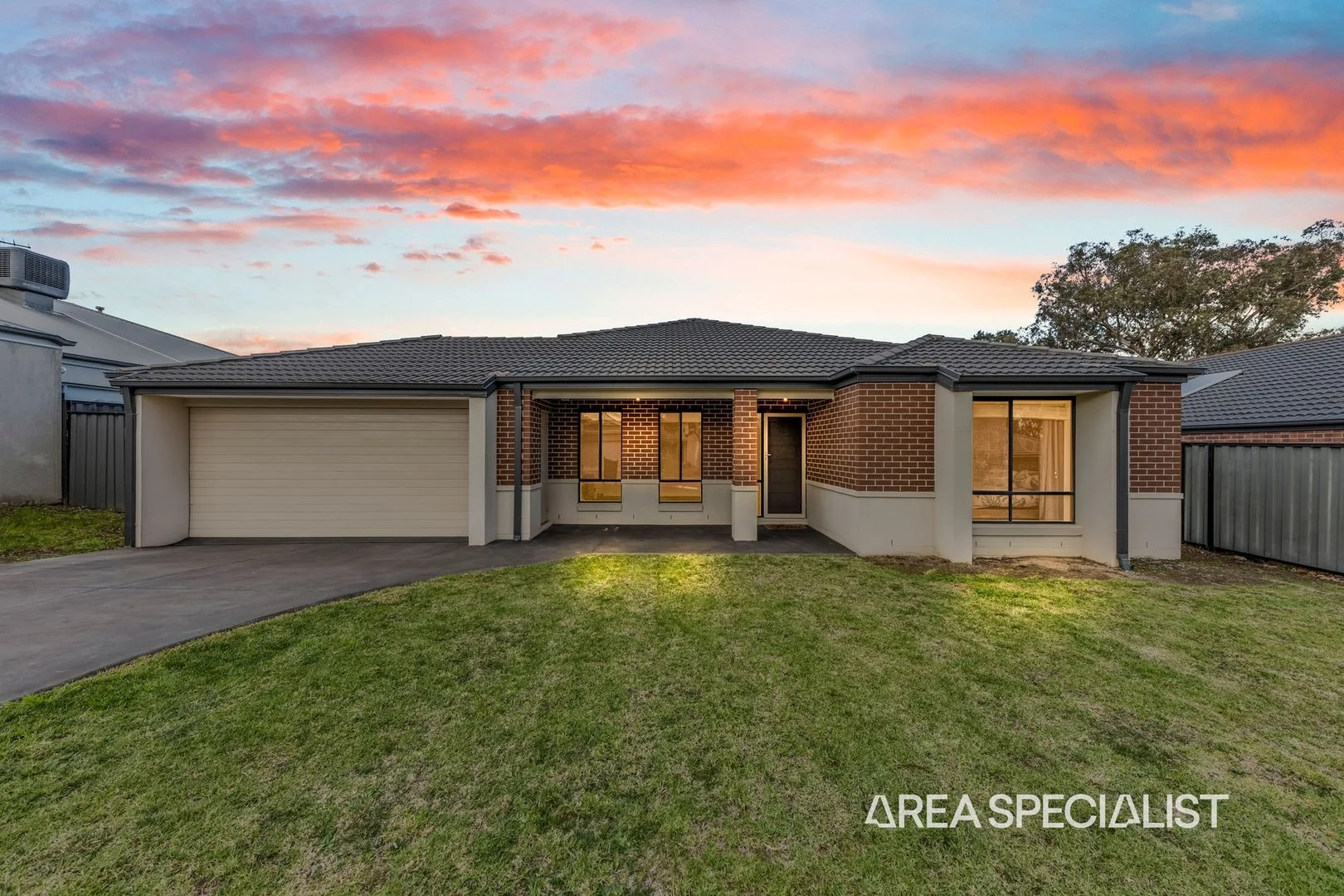 Additional image 2 of 14 Eyre Place, Pakenham VIC 3810