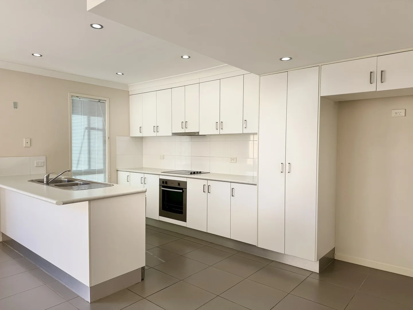 Additional image 4 of 2/19 OXLEY Drive, Moranbah QLD 4744