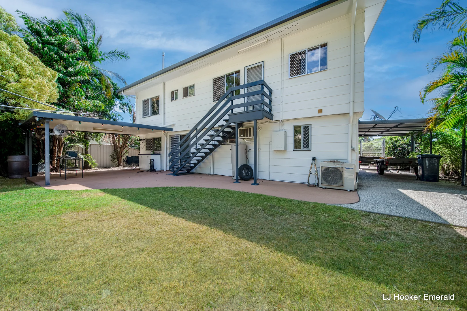 18 Centenary Drive, Emerald QLD 4720 photo 4
