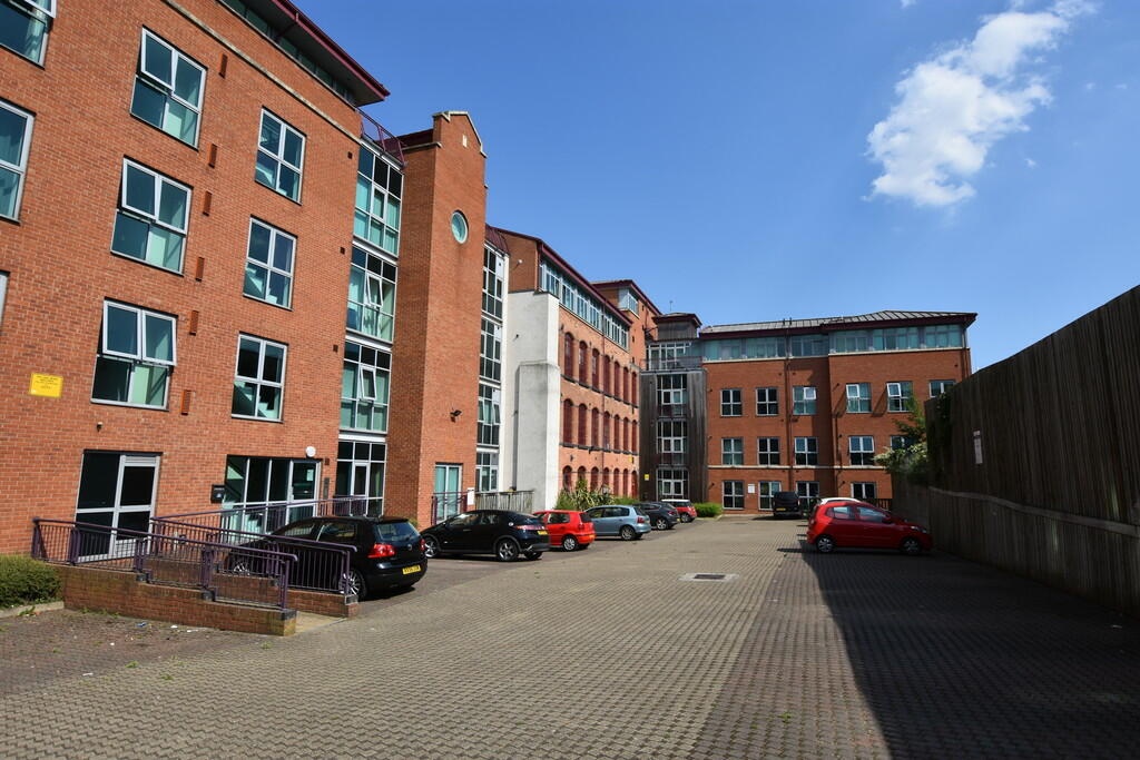 2 Bed Flat, Portland Square, NG7, N1 7GU