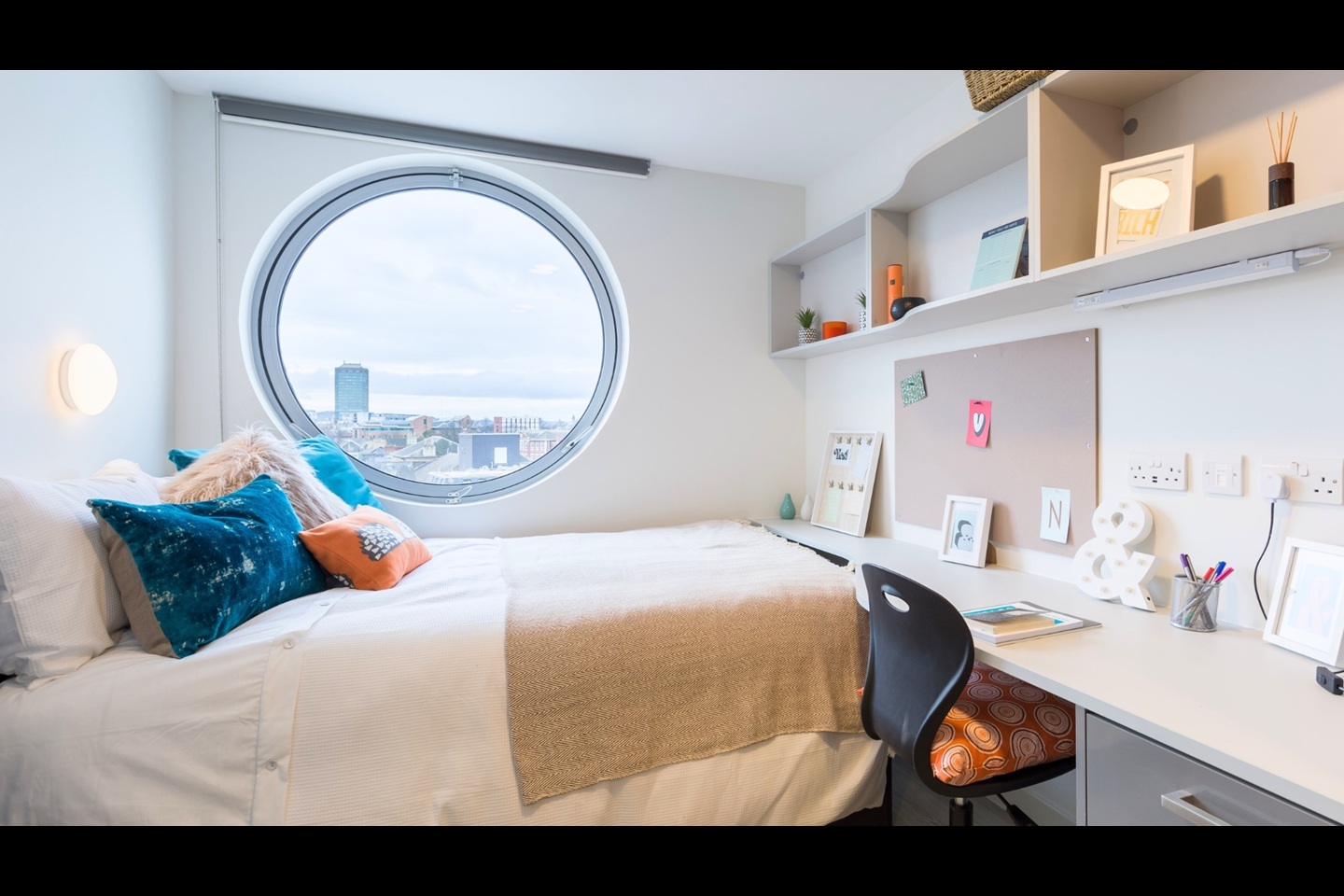 Studio Flat, Block A Livin, CF24, N1 7GU photo 2