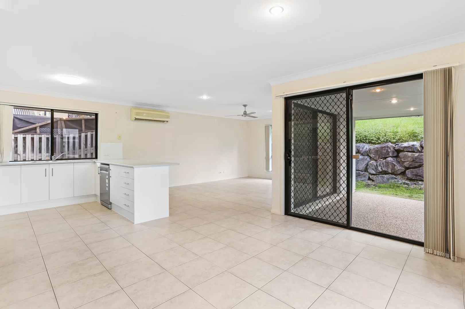Additional image 4 of 34 Victoria Drive, Pacific Pines QLD 4211