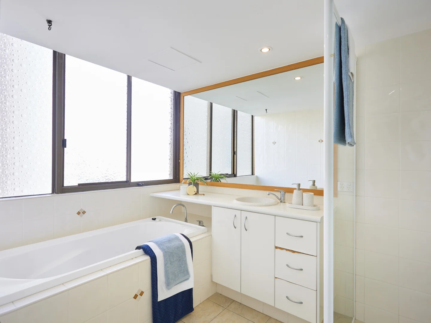 Additional image 16 of 8/3 Garfield Terrace, Surfers Paradise QLD 4217