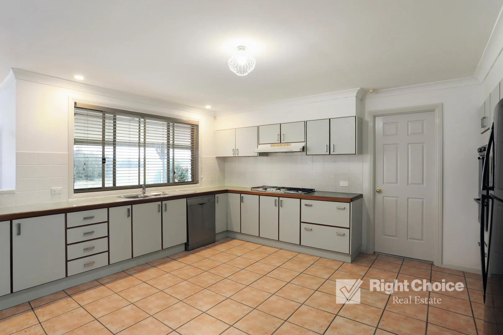 Additional image 4 of 32 Shearwater Boulevard, Albion Park Rail NSW 2527