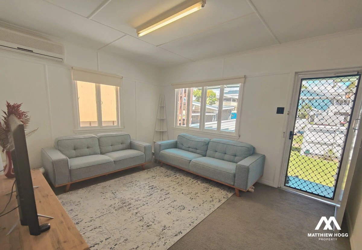 33 Gordon Parade, Manly QLD 4179