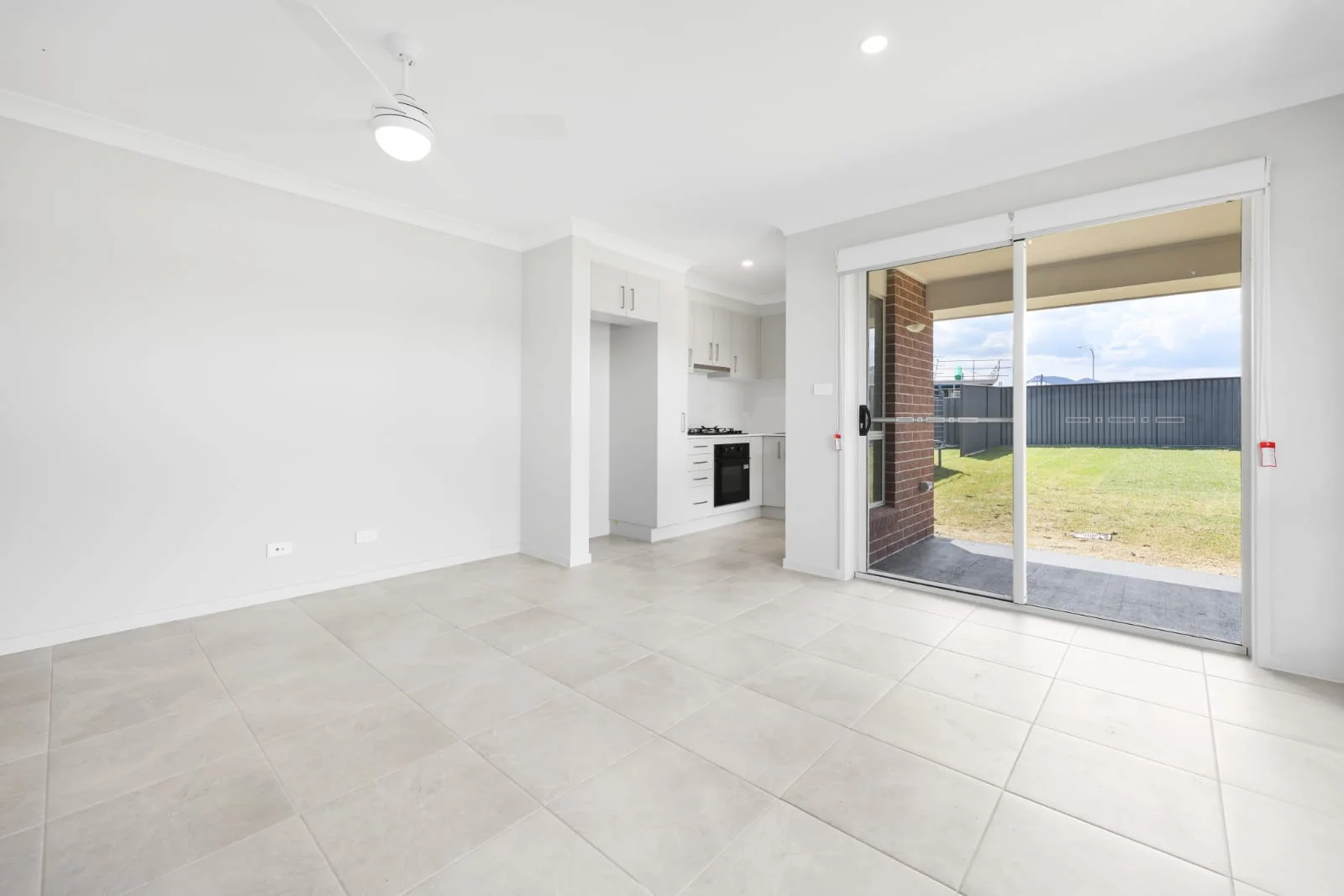 2/52 Station Street, Kootingal NSW 2352