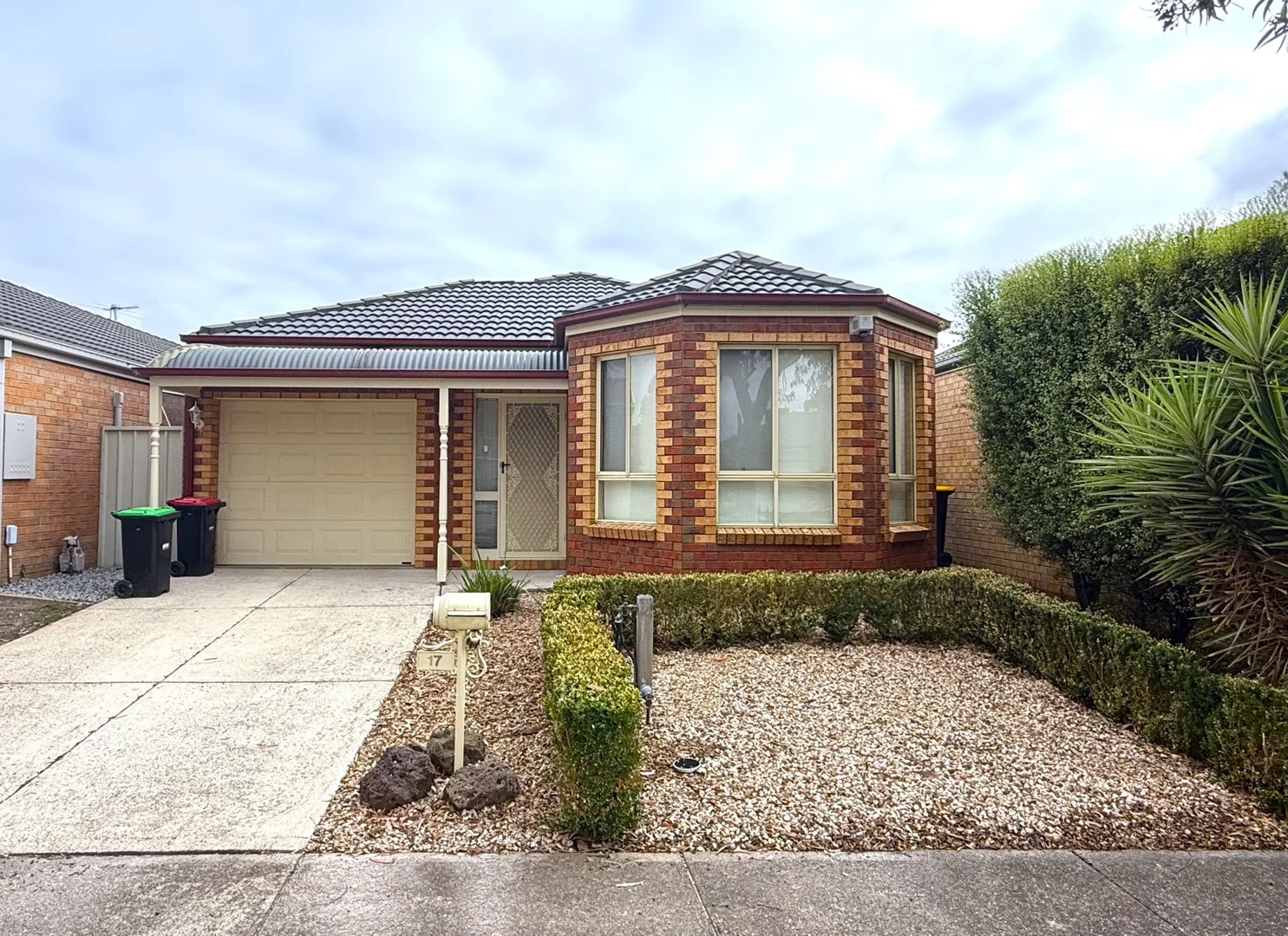 17 Willandra Loop, Caroline Springs VIC 3023