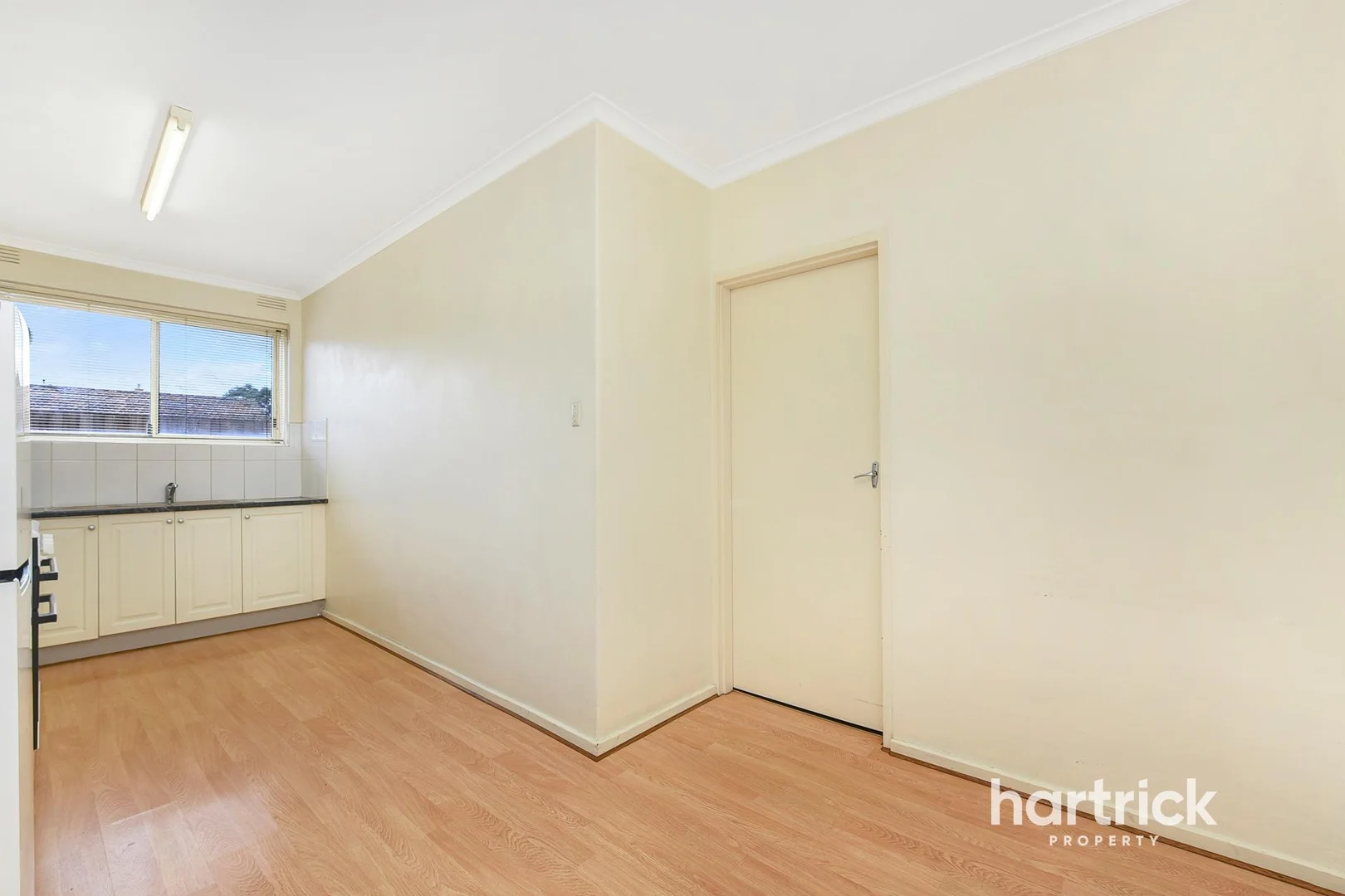 4/10 Albert Avenue, Springvale VIC 3171 photo 3