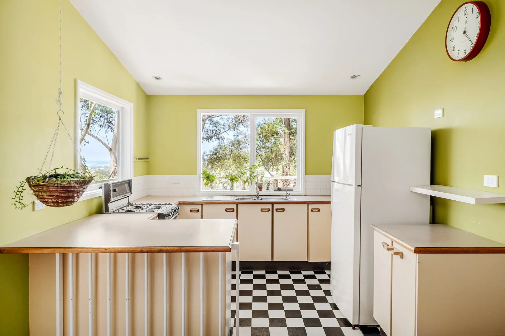 Additional image 4 of 31 Kanangra Drive, Thirroul NSW 2515