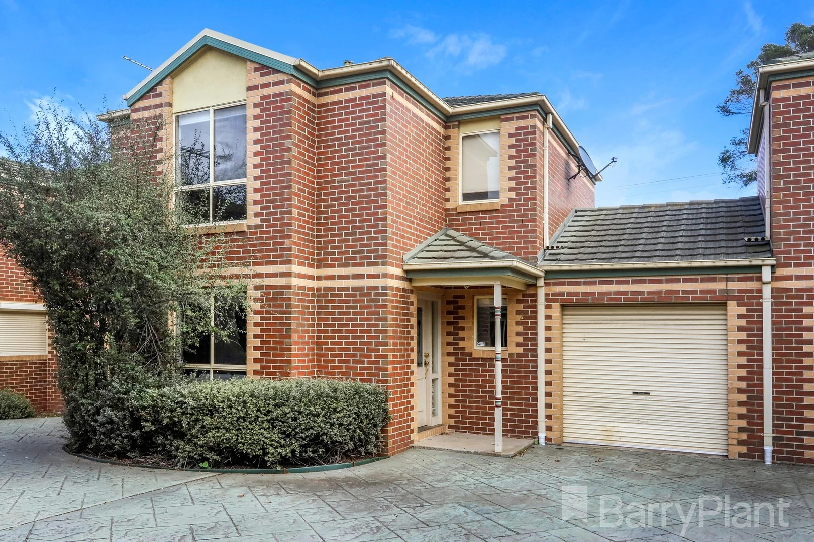 2/16 Hammond Street, Sunshine North VIC 3020
