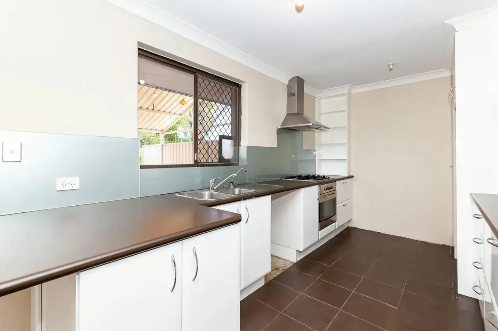 Additional image 2 of 4 Forest Ct, Armadale WA 6112