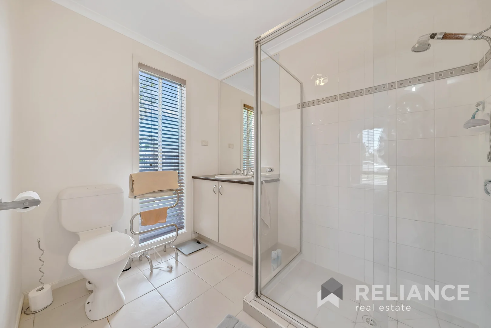 1 Saffron Place, Point Cook VIC 3030 photo 4