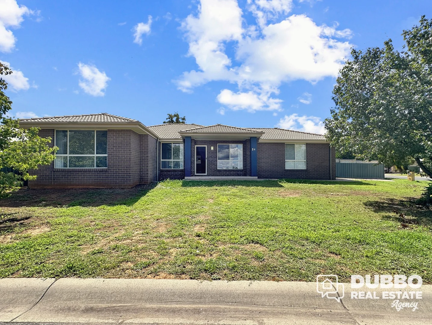 24 Dalbeattie Crescent, Dubbo NSW 2830