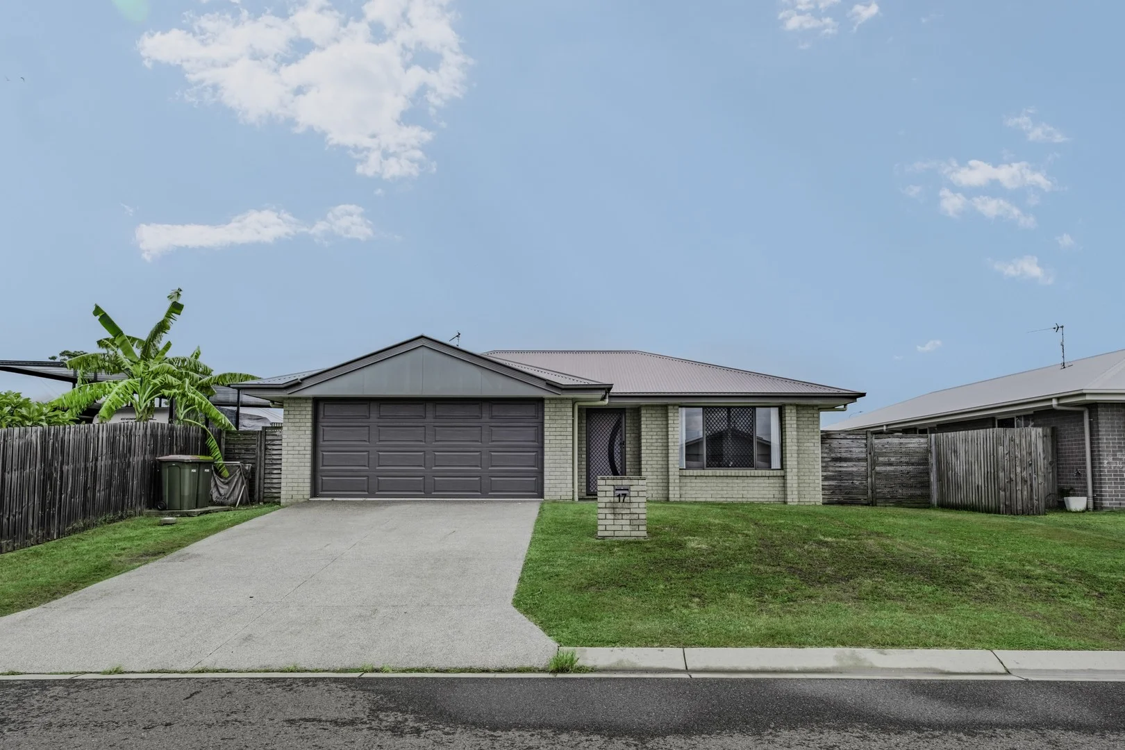 17 Larissa Way, Urangan QLD 4655