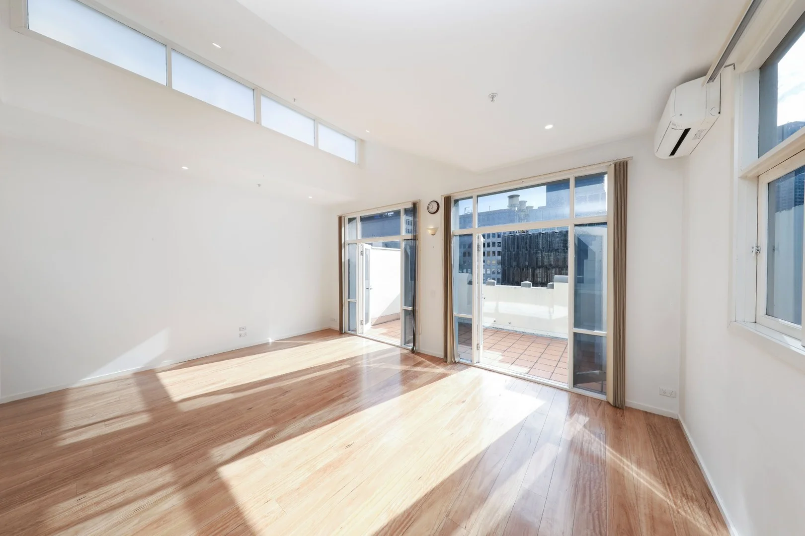 902/260 Little Collins Street, Melbourne VIC 3000