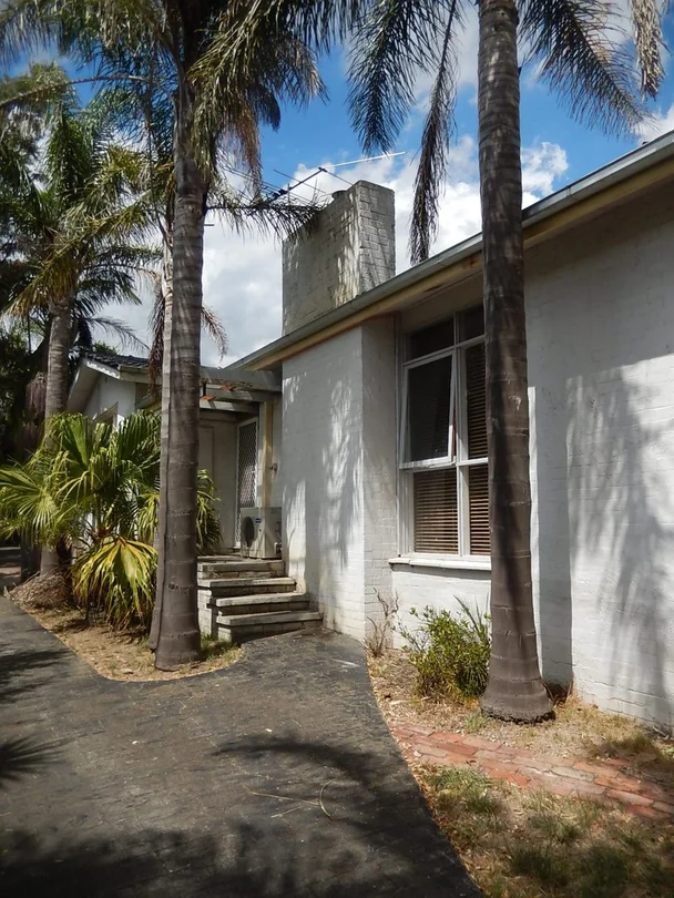 1/2 Pinewood Drive, Mount Waverley VIC 3149