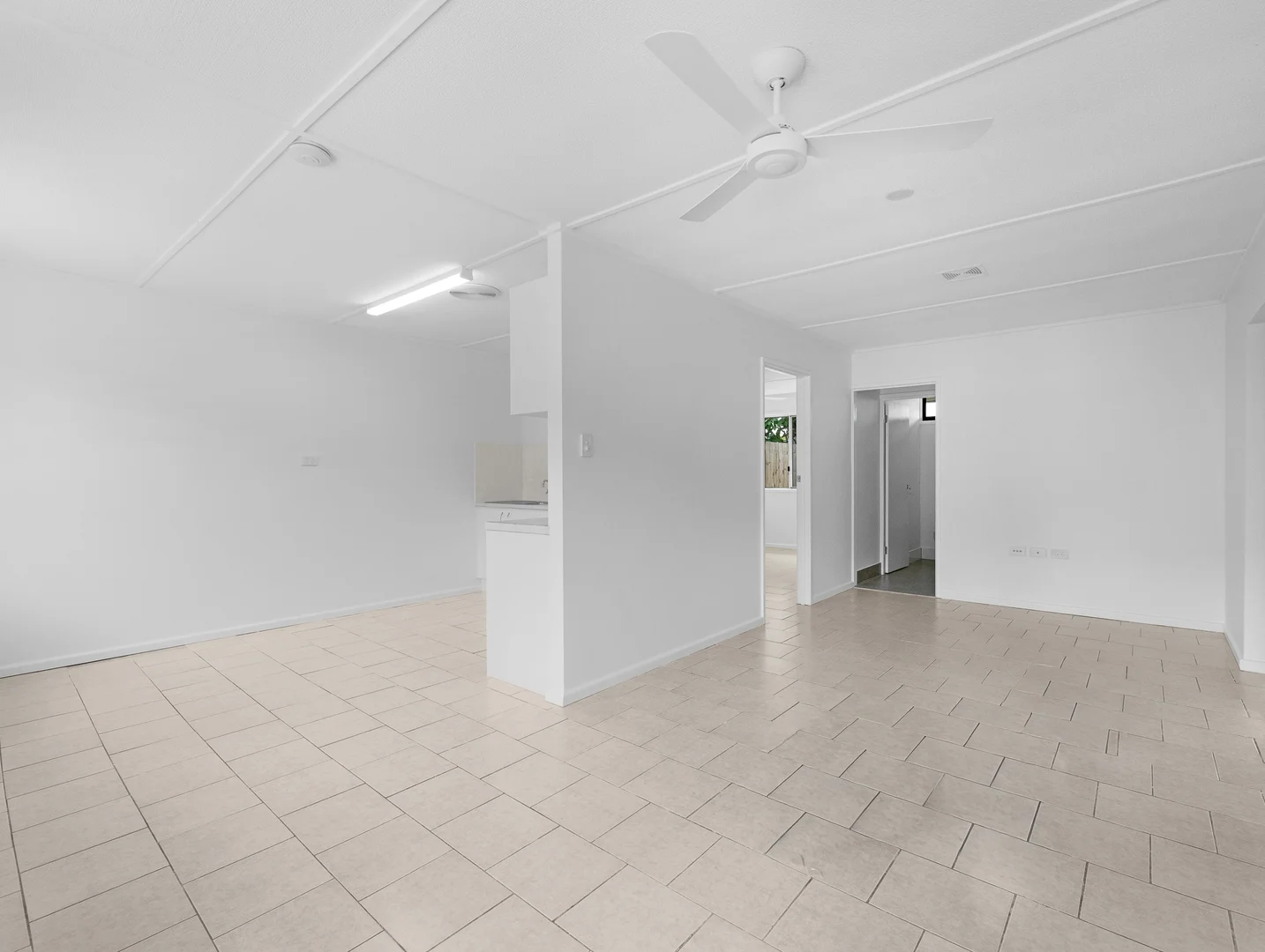 Additional image 3 of 4/550 Esplanade, Urangan QLD 4655