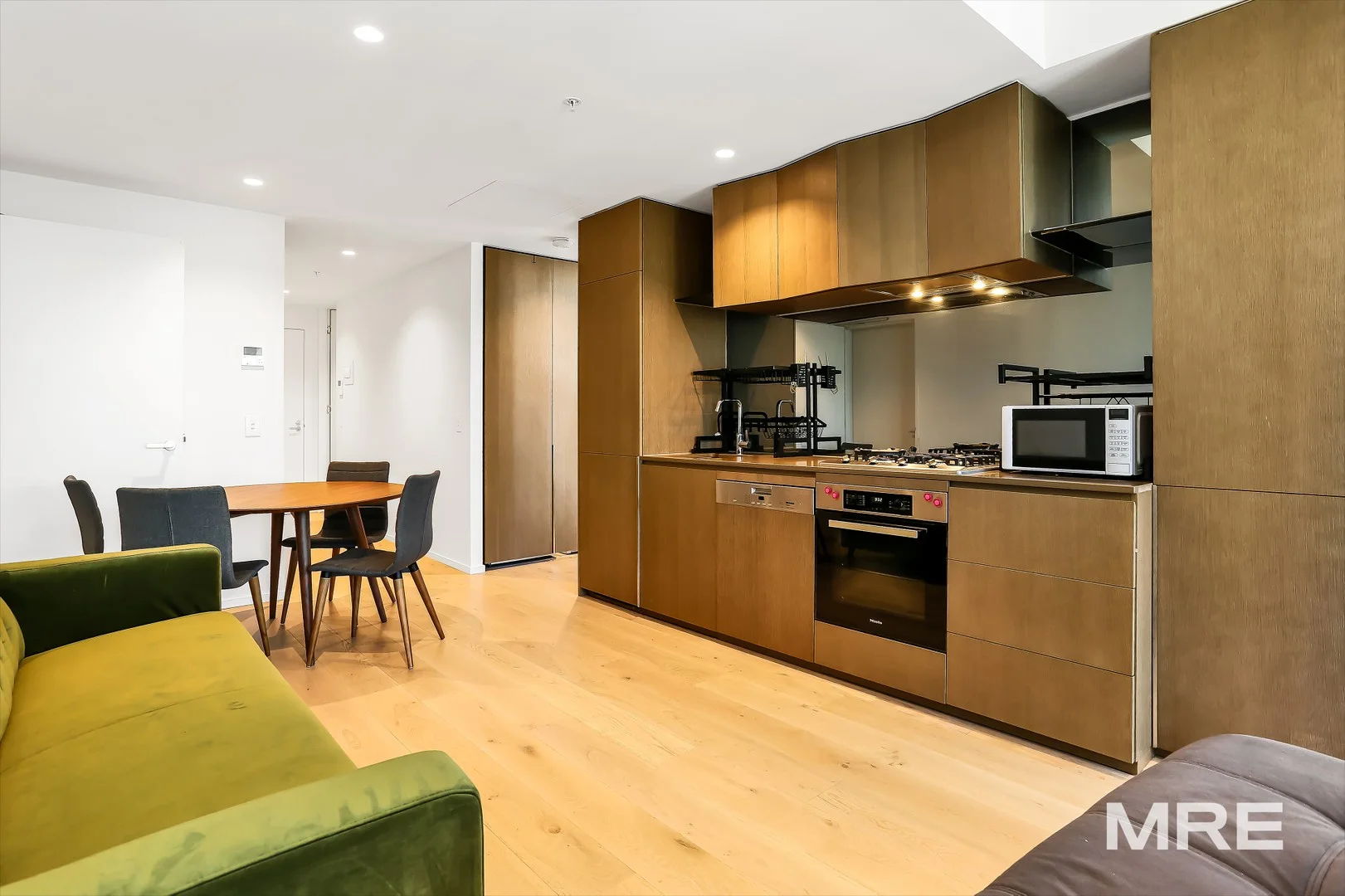 2711E/18 Hoff Boulevard, Southbank VIC 3006