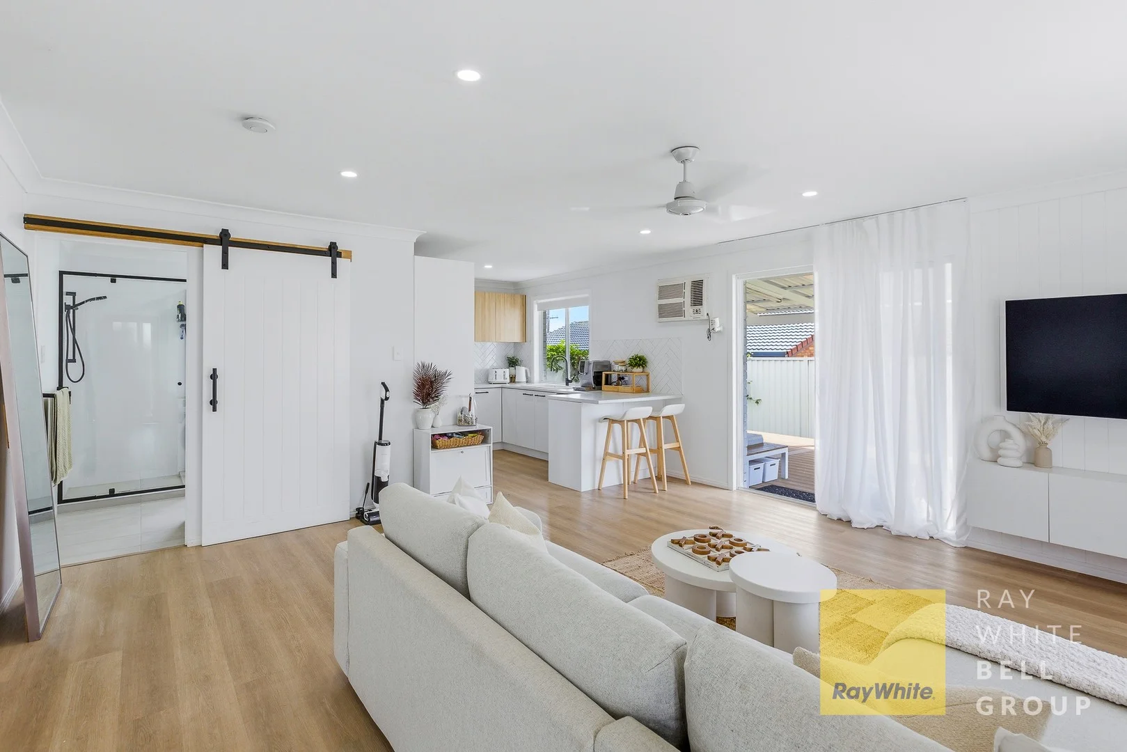 2/9 Beitz Avenue, Labrador QLD 4215