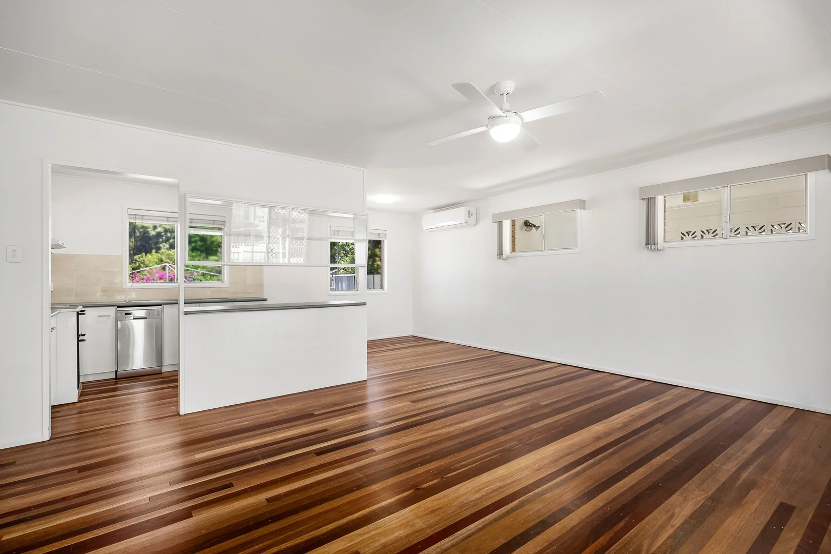 15 Loveanius Street, Silkstone QLD 4304