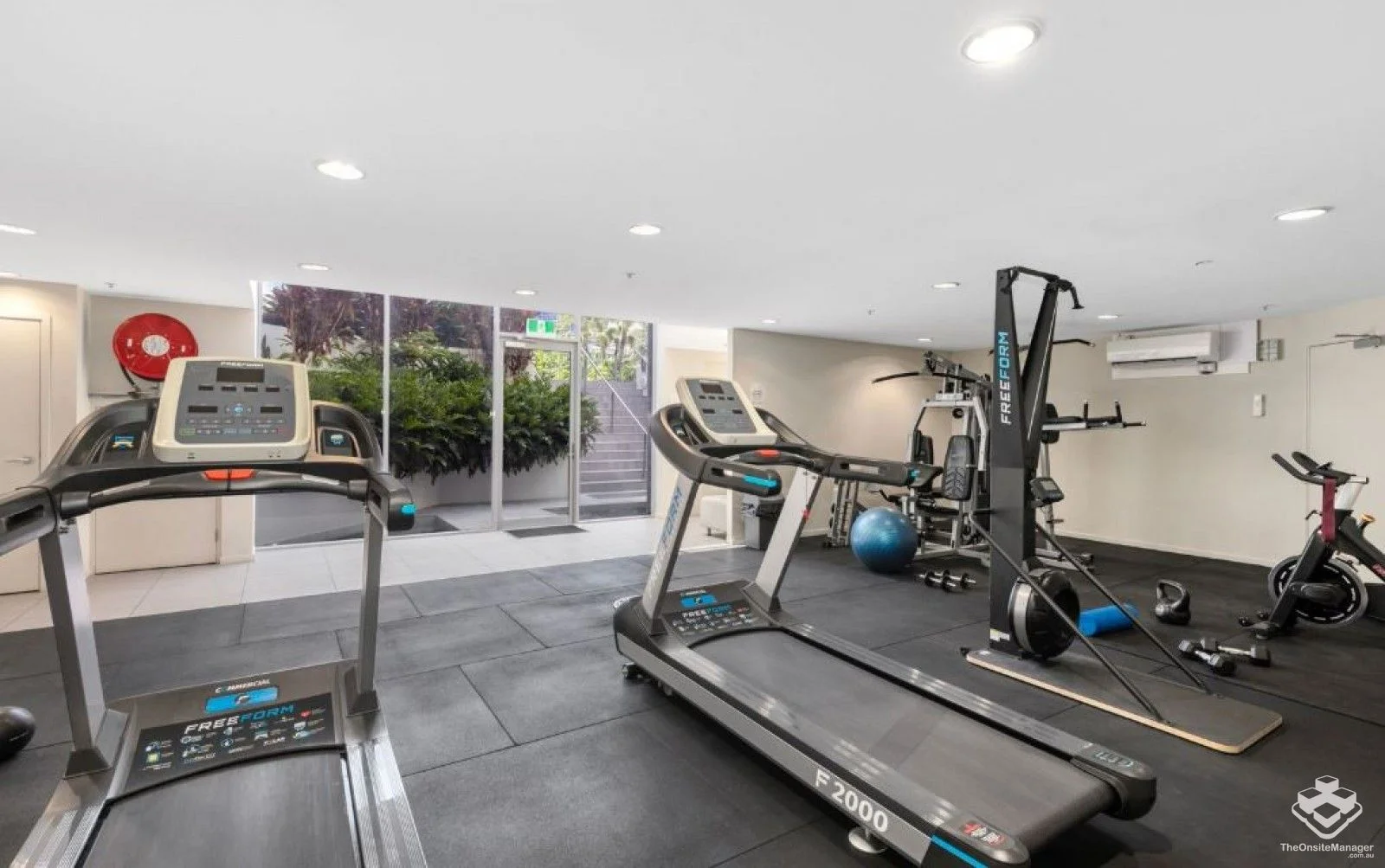 Additional image 6 of ID:21172067/21-31 Cypress Avenue, Surfers Paradise QLD 4217