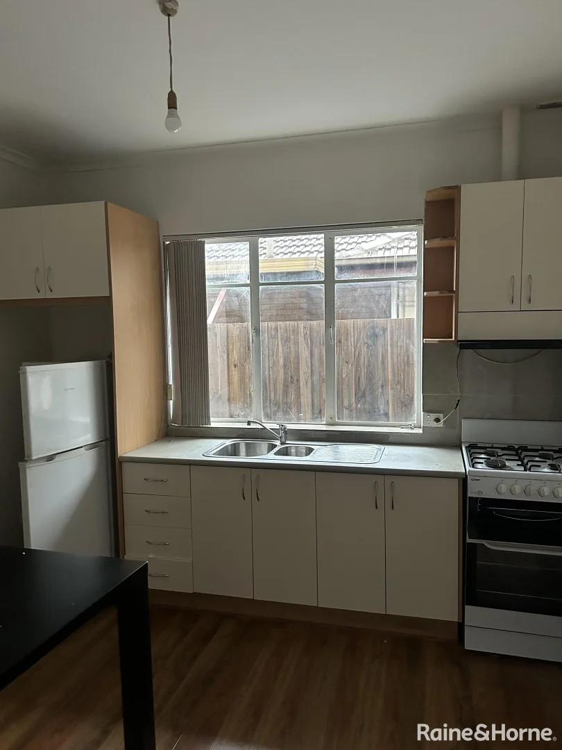 Additional image 2 of 1/6 Kings Road, St Albans VIC 3021
