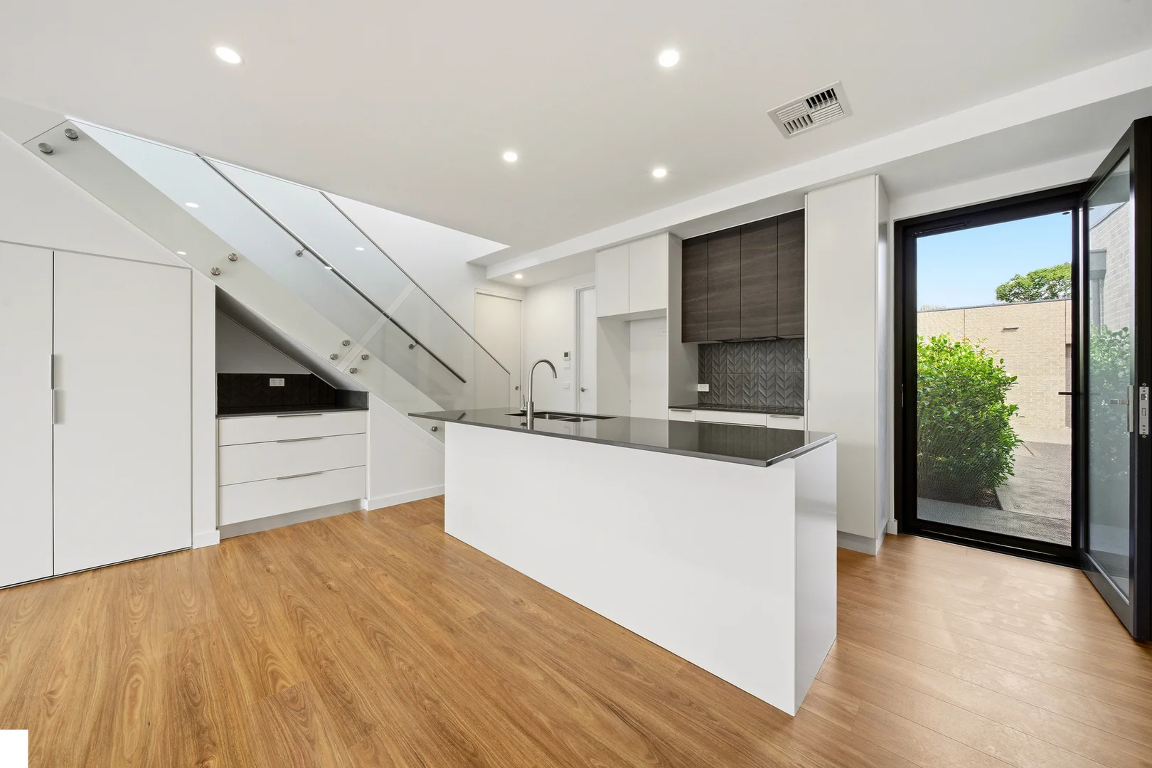 Additional image 3 of 4/12 Shumack Street, Weetangera ACT 2614