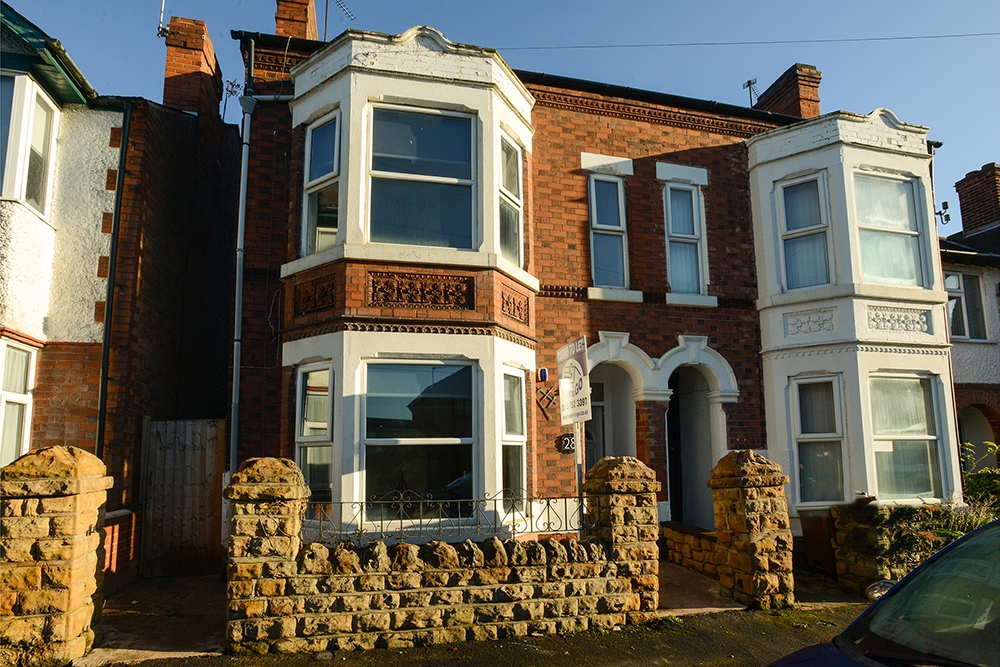 6 Bed Semi-Detached House, Greenfield Street, NG7, N1 7GU