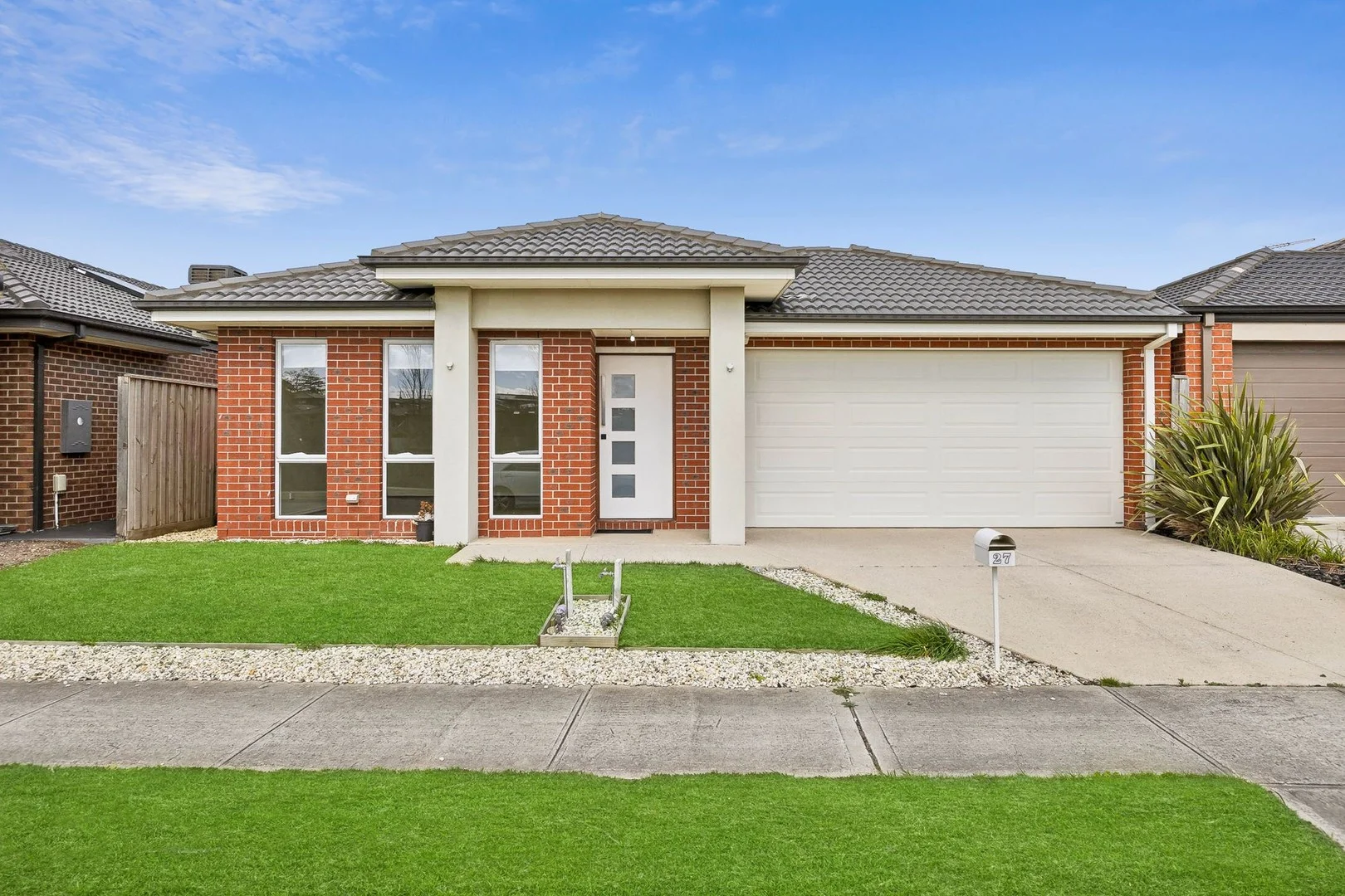 27 Mulligan Circuit, Officer VIC 3809