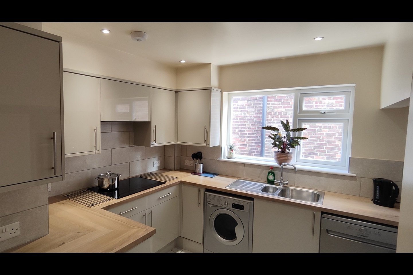 6 Bed Detached House, Brailsford Road, NG7, N1 7GU