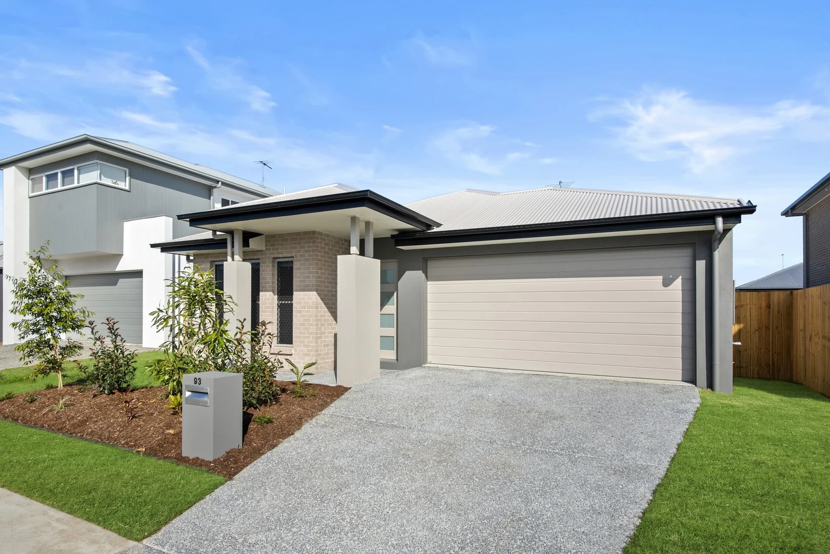 93 Lakeview Prom, Newport QLD 4020