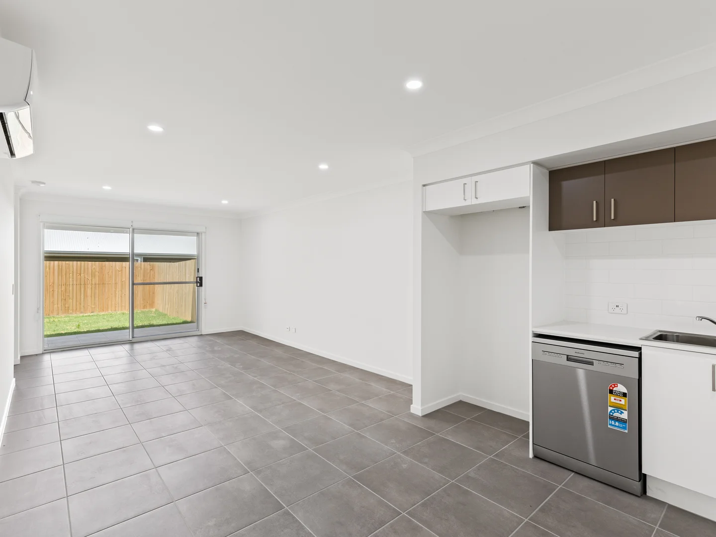 Additional image 3 of 1/2 Dominique Way, Flinders View QLD 4305