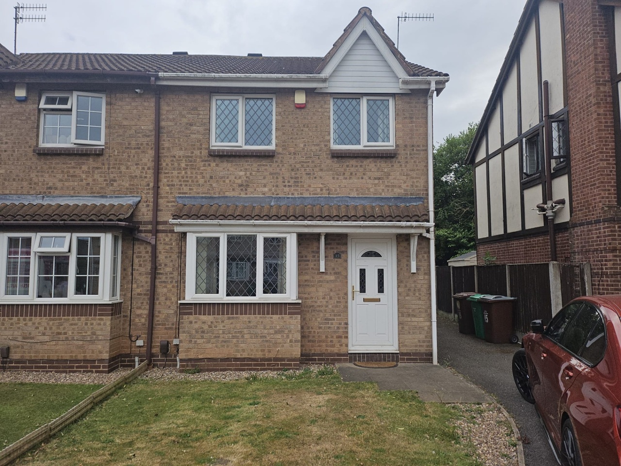 3 Bed Semi-Detached House, Oval Gardens, NG8, N1 7GU