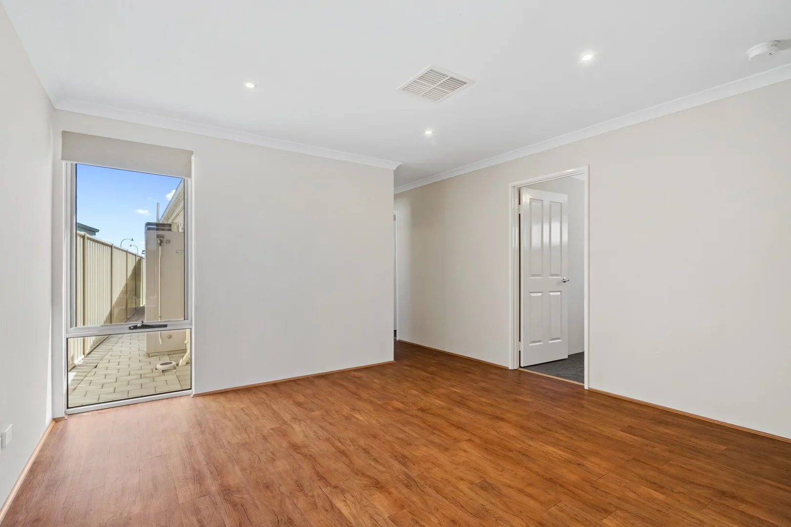 17 Benalla Way, Lakelands WA 6180 photo 3