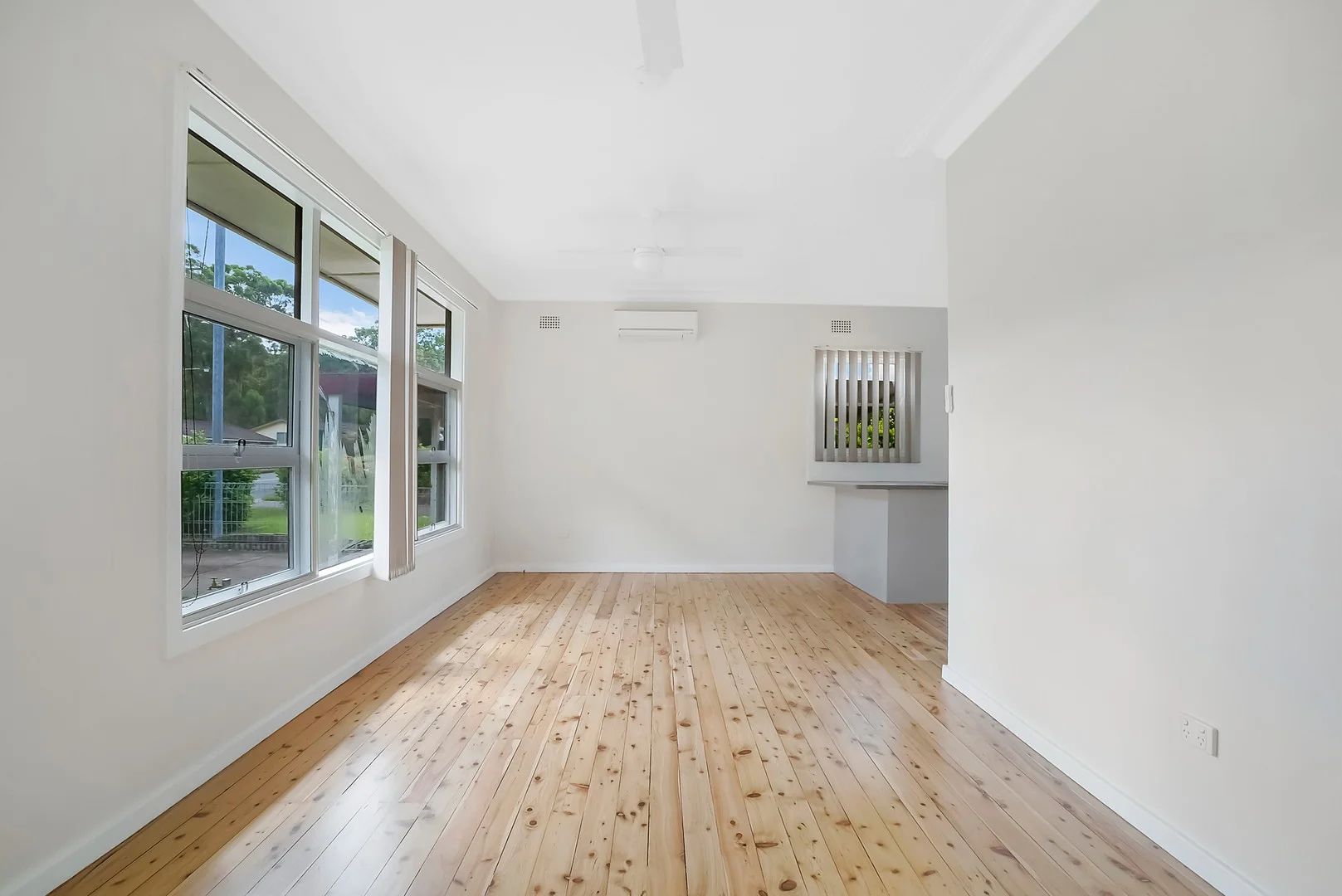 22 Middle Point Road, Bolton Point NSW 2283