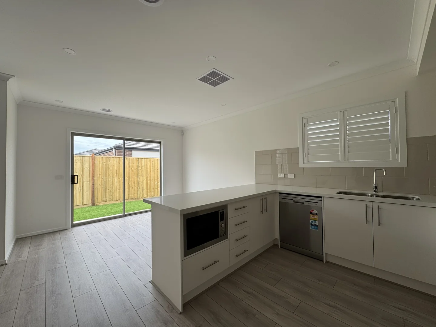 Additional image 2 of 51 Quinta Cres, Sunbury VIC 3429