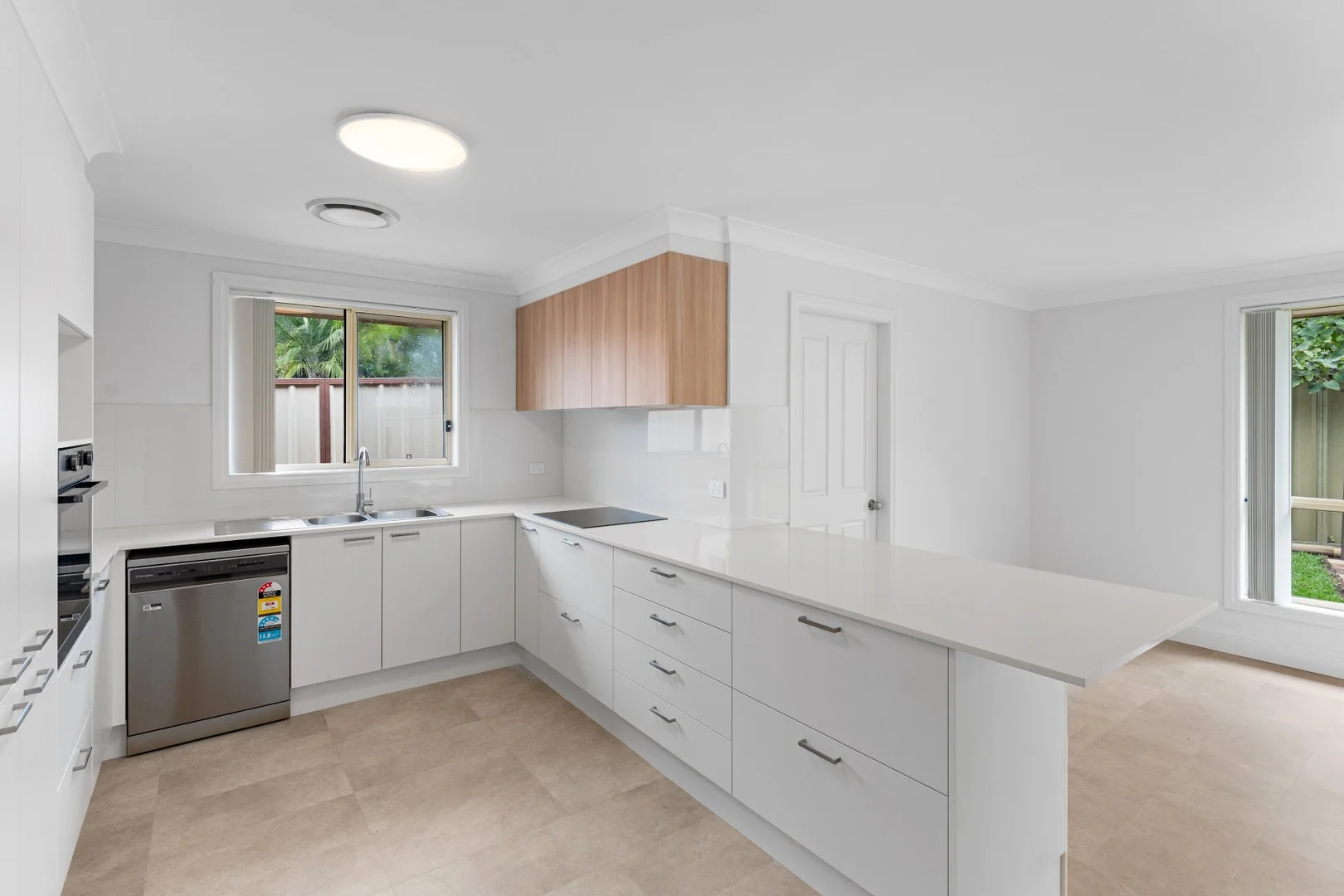 2/325 Port Hacking Road, Miranda NSW 2228