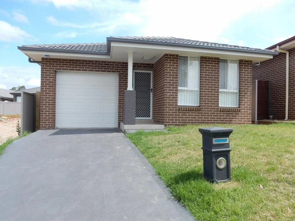 37 Arkley Avenue, Claymore NSW 2559