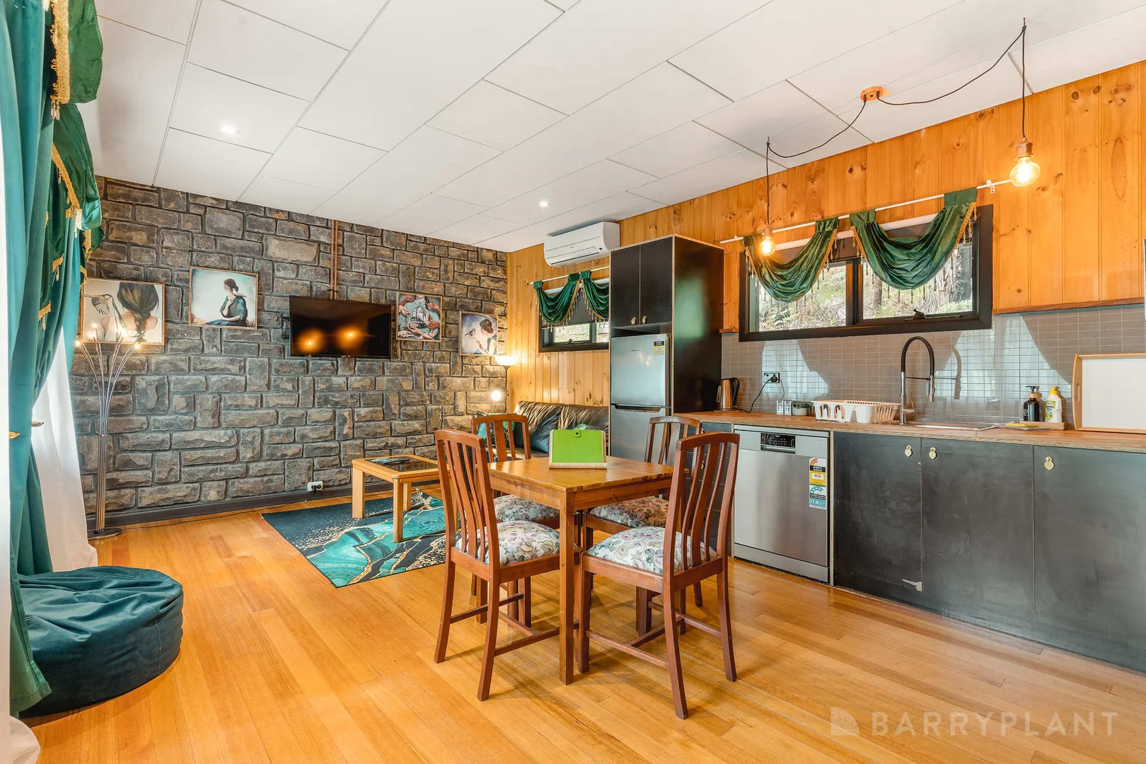 Additional image 2 of 2/10 Stewart Road, Emerald VIC 3782