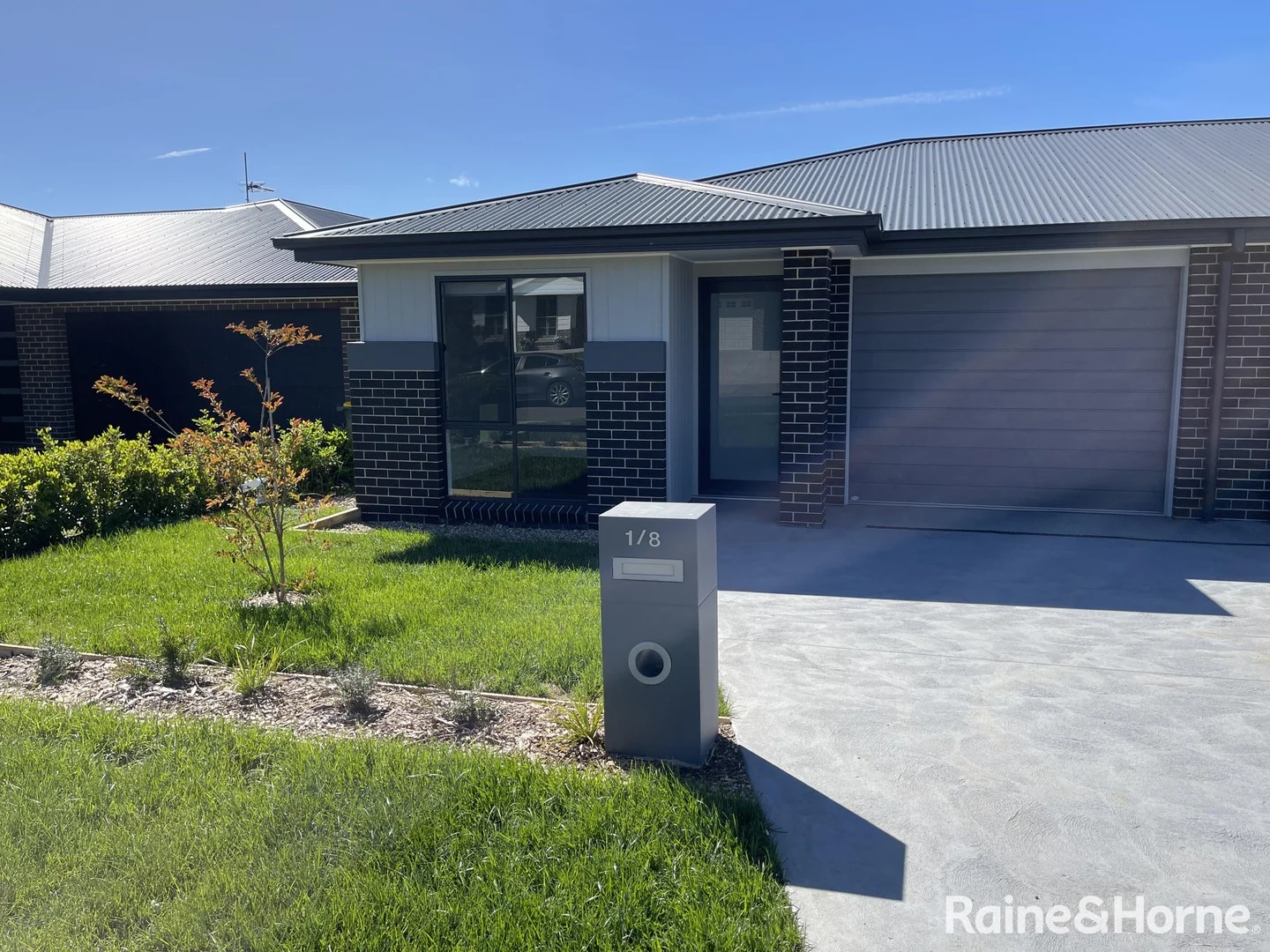 1/8 Bonneville Boulevard, Goulburn NSW 2580