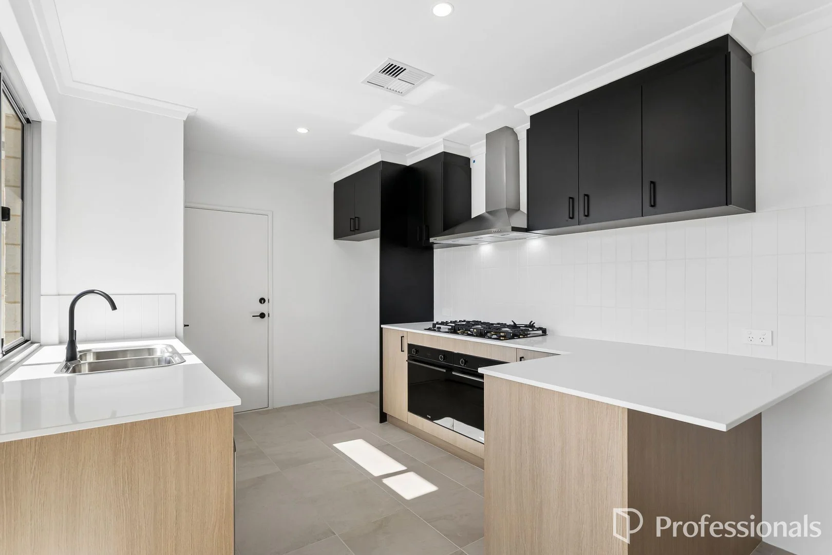17 Stroll Lane, Yanchep WA 6035 photo 4