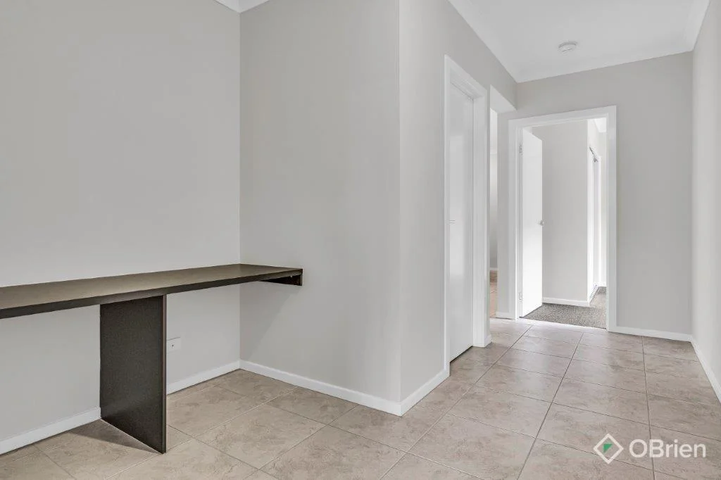 88 Kingdom Boulevard, Weir Views VIC 3338 photo 5