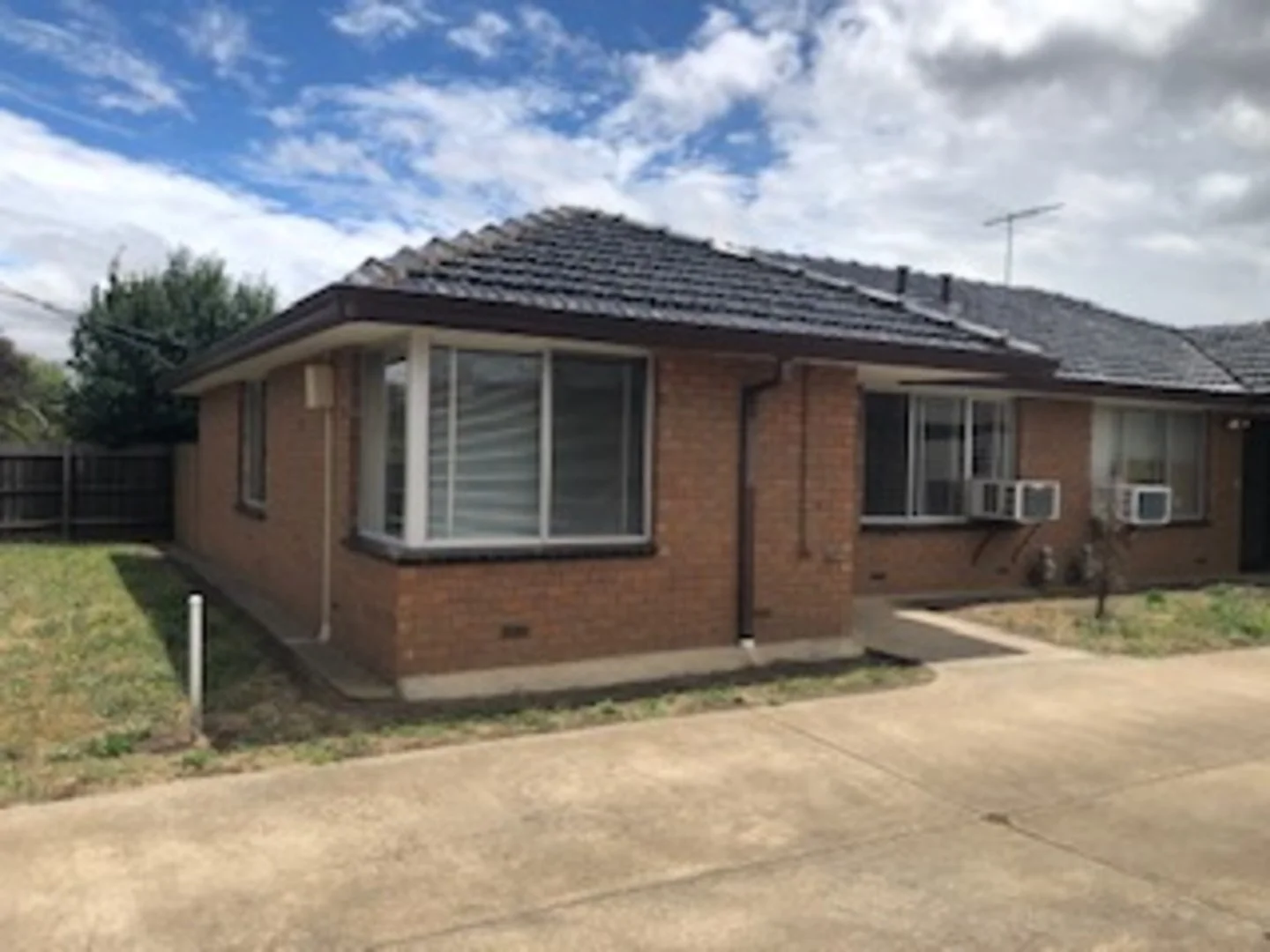 1/4 Elizabeth Street, St Albans VIC 3021